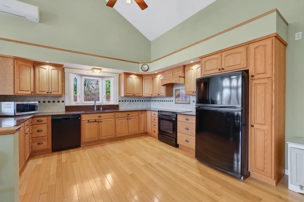 Photo of 19 Simmons Brook Dr