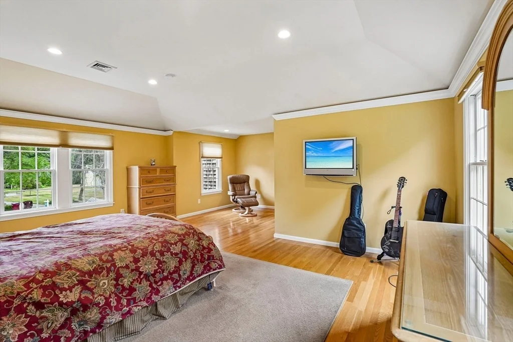 Photo of 2 Berkley Cir