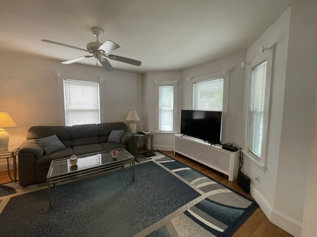 Photo of 384 Elliott St