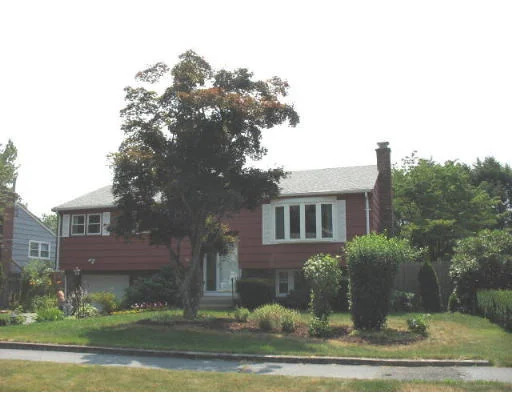 Photo of 62 Greenleaf Circle