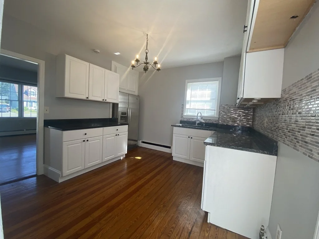Photo of 986 N Eastern Ave