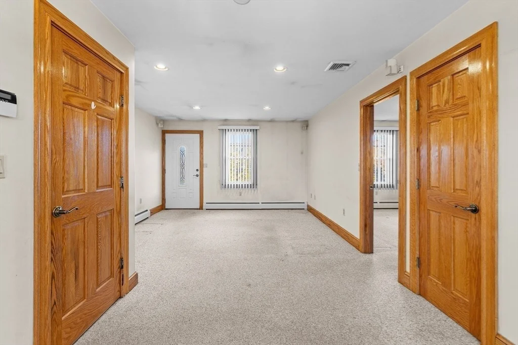 Photo of 7 Deerfield Ln