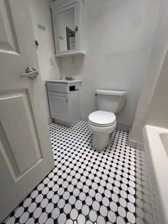 Photo of Unit B at 1295 Millbury St