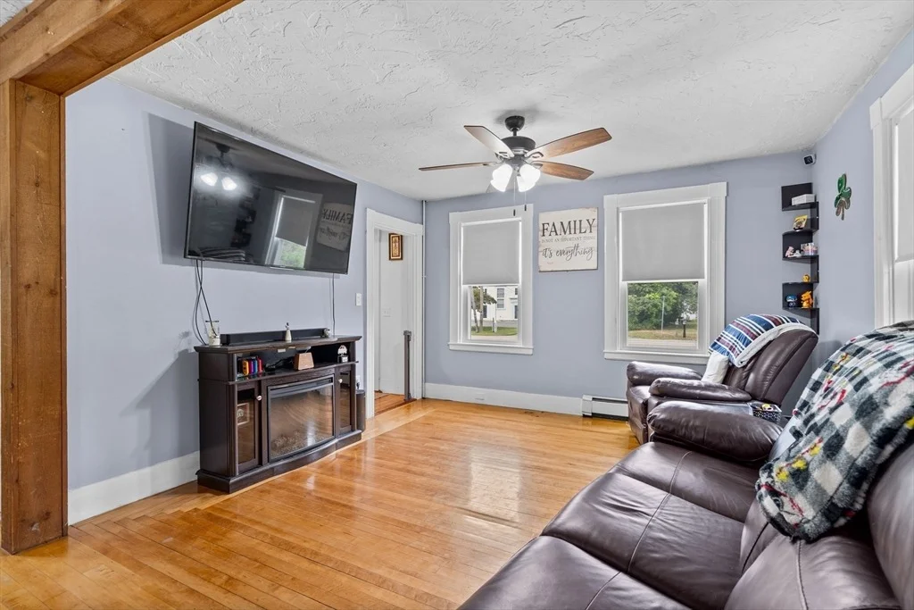 Photo of 209 Main St