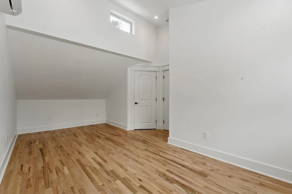 Photo of 120 State St