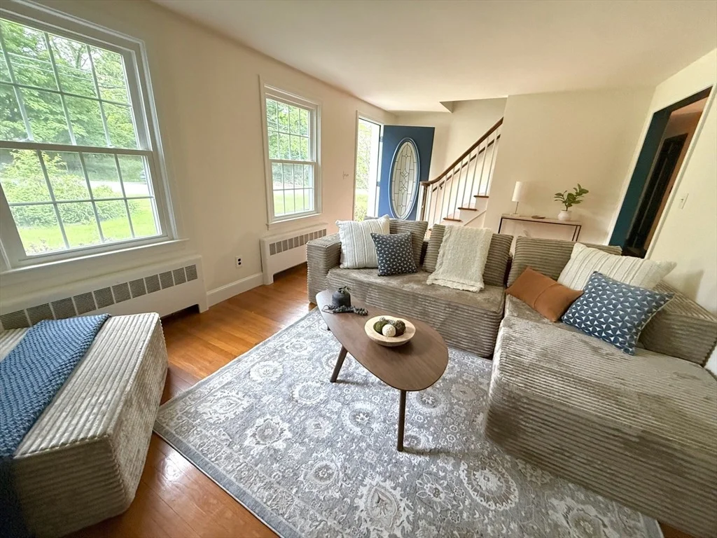 Photo of 281 Scott Rd