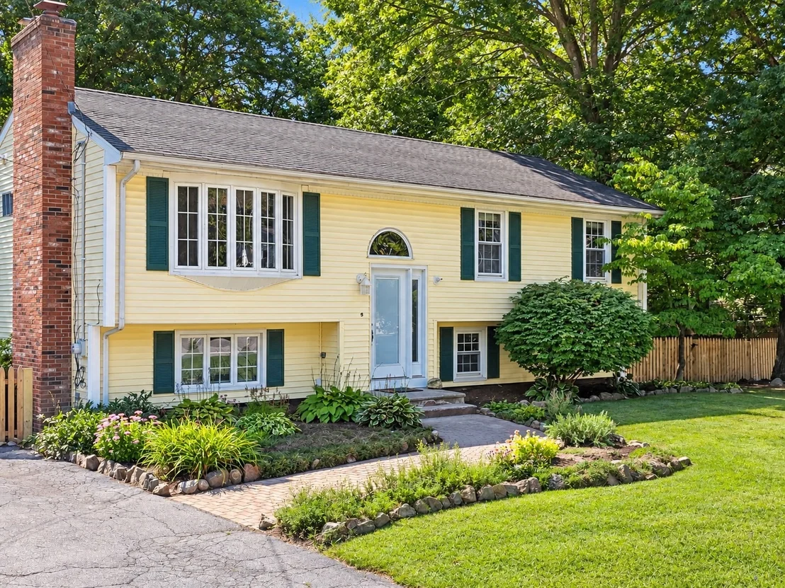 Photo of 5 Glenwood Cir