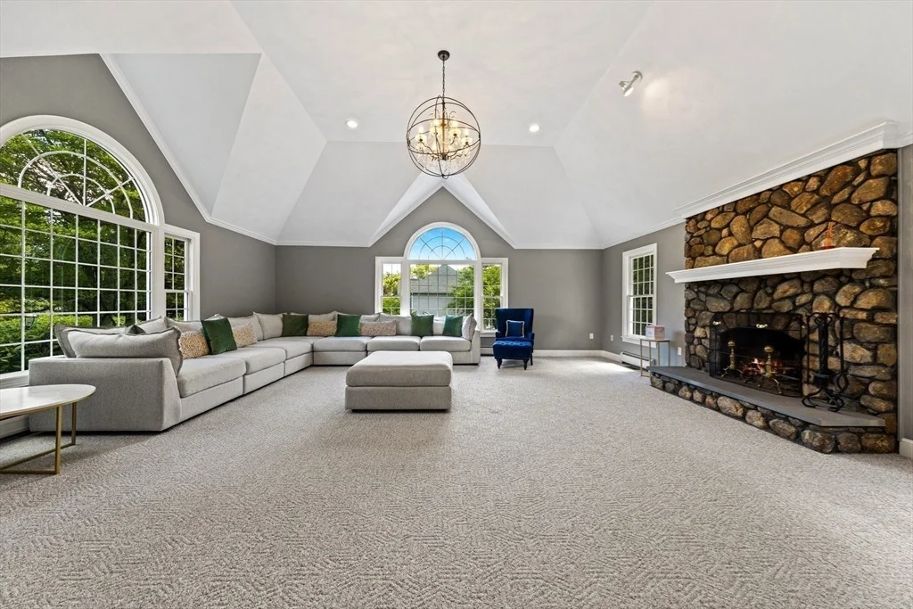 Photo of 10 Morgan Dr