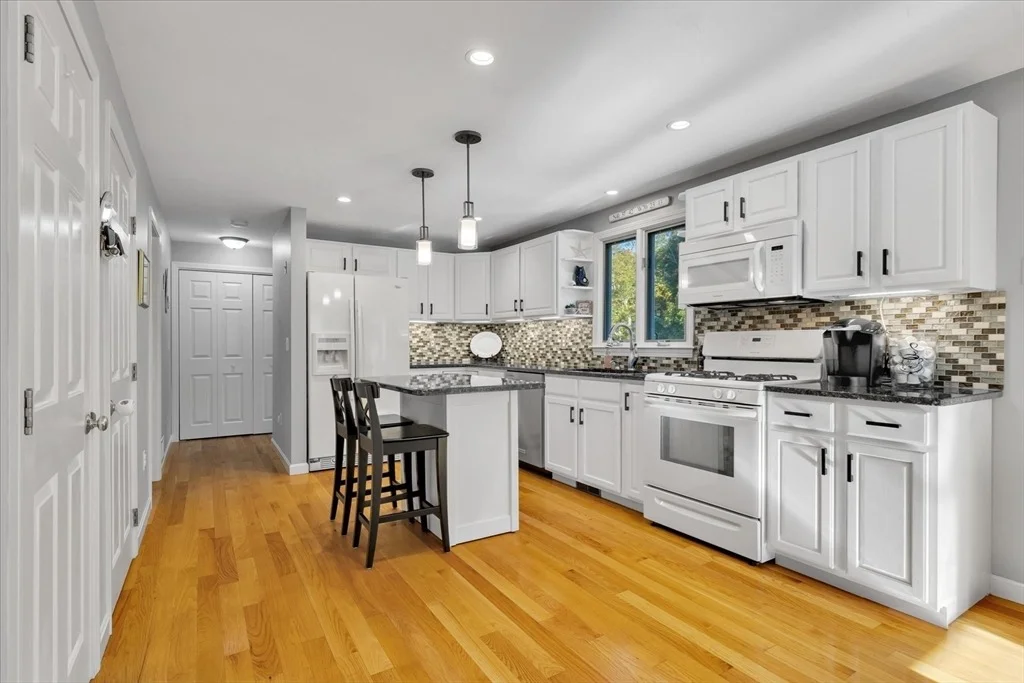 Photo of 40 Waterfield Rd