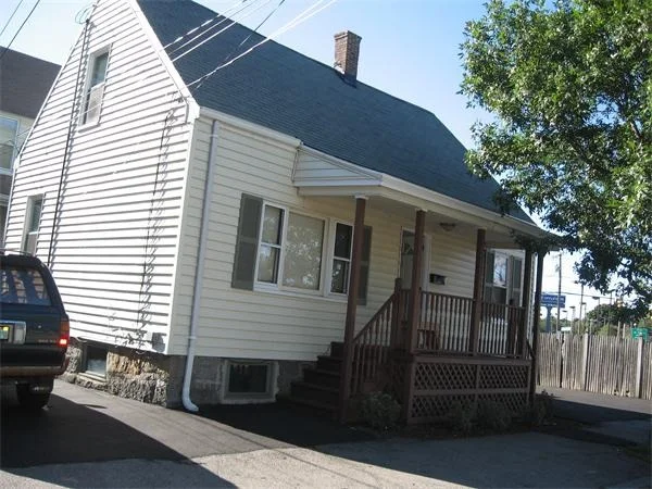 Photo of 11 Baxter Ave