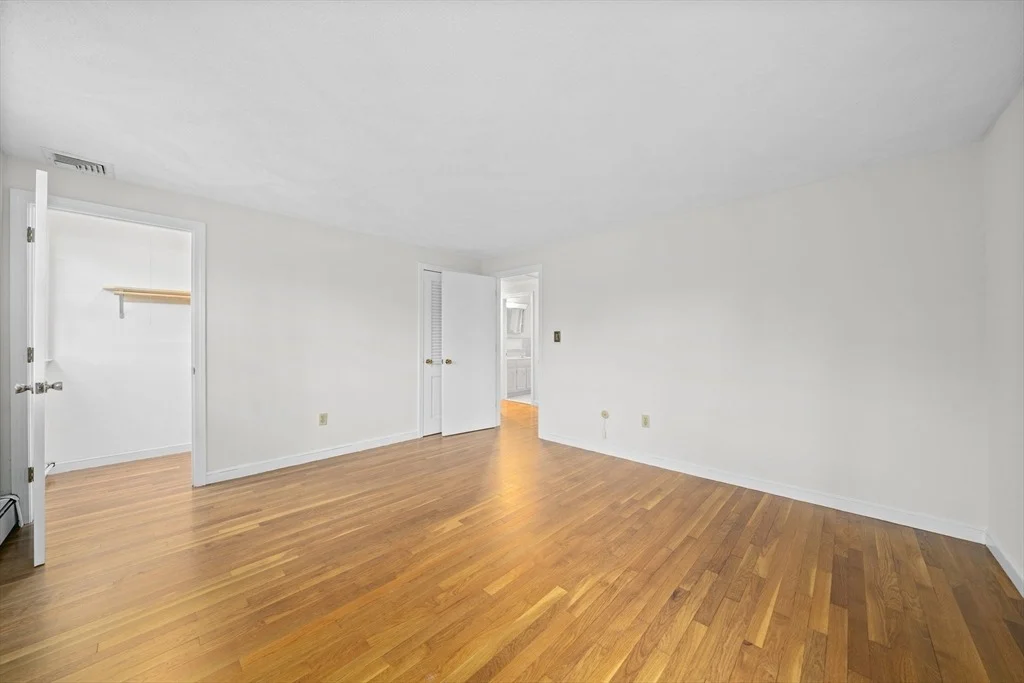 Photo of 7 Surrey Ln