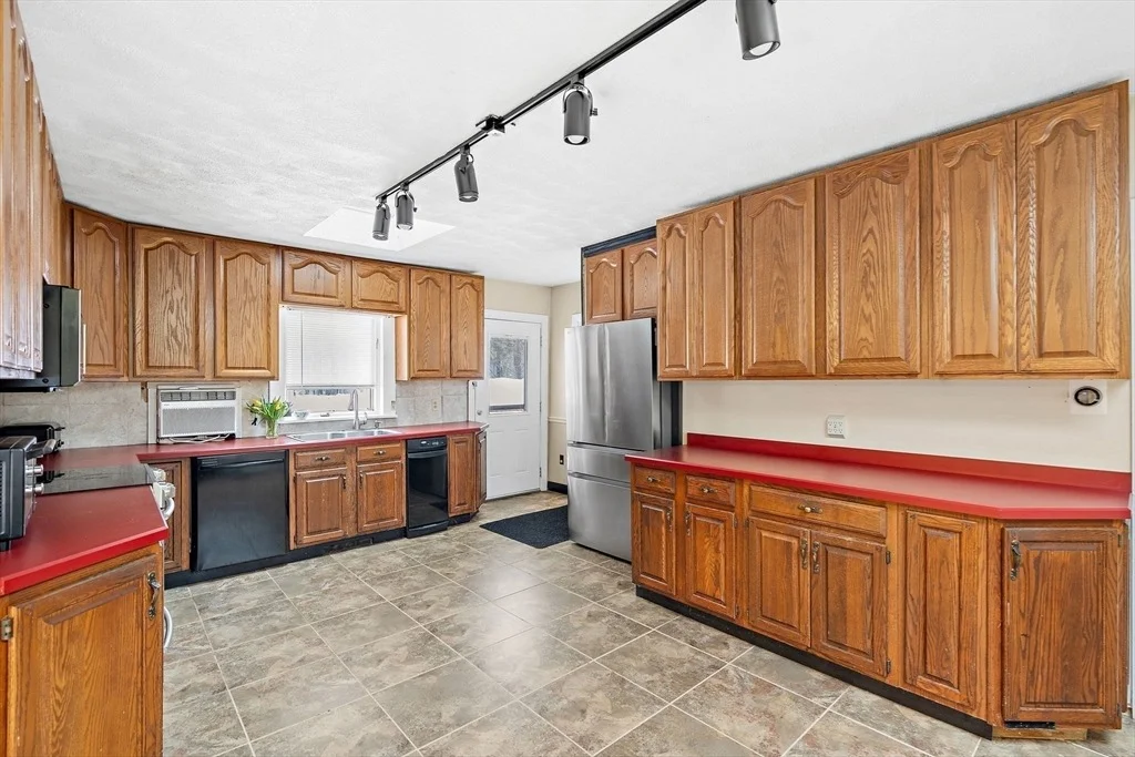 Photo of 79 Royce Rd