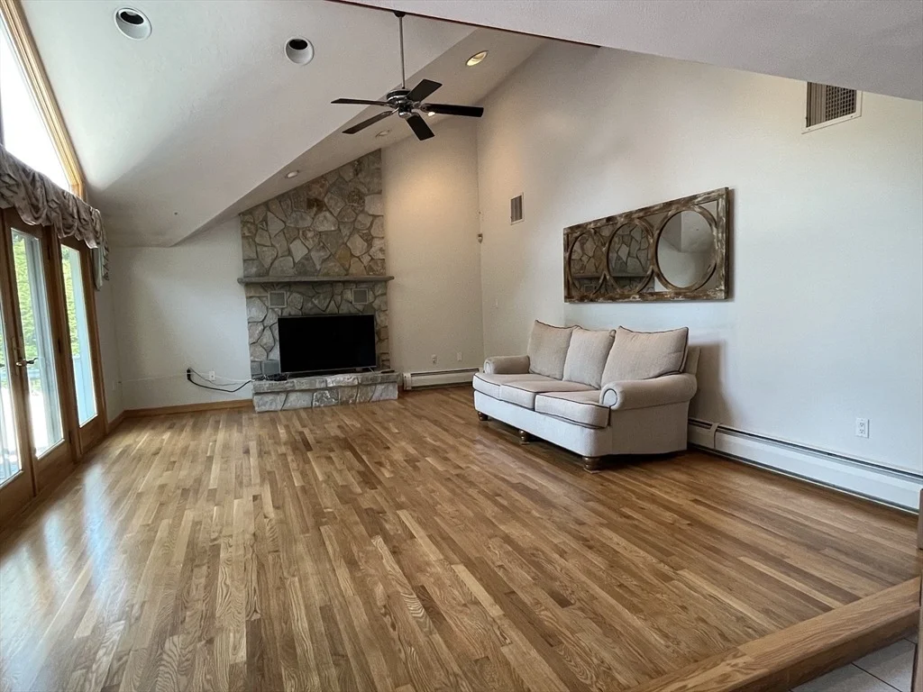 Photo of 19 Longbow Rd