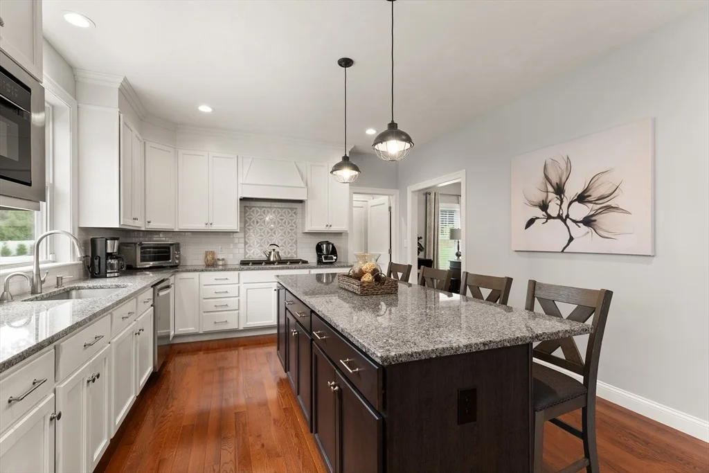 Photo of 10 Applewood Ln