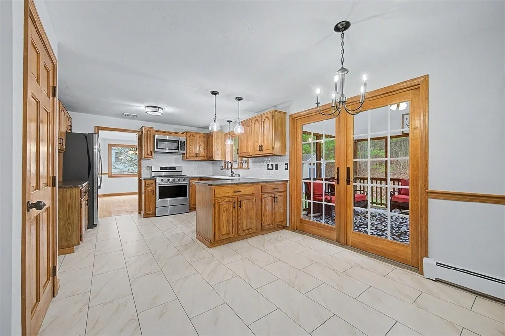 Photo of 8 Thomas Dr