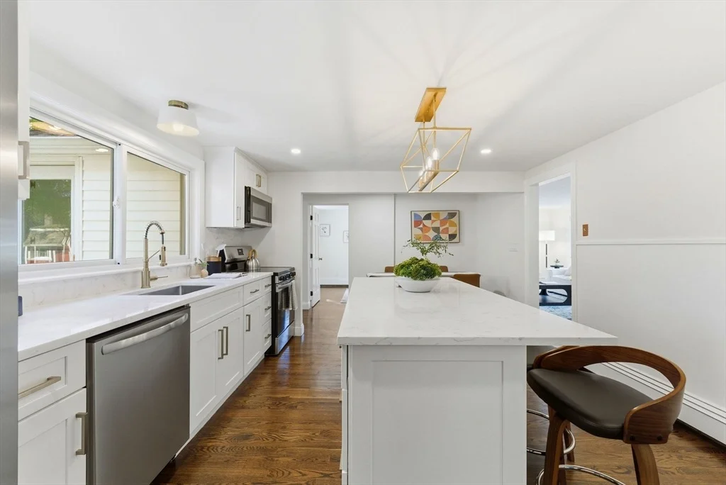 Photo of 8 Colonial Rd.