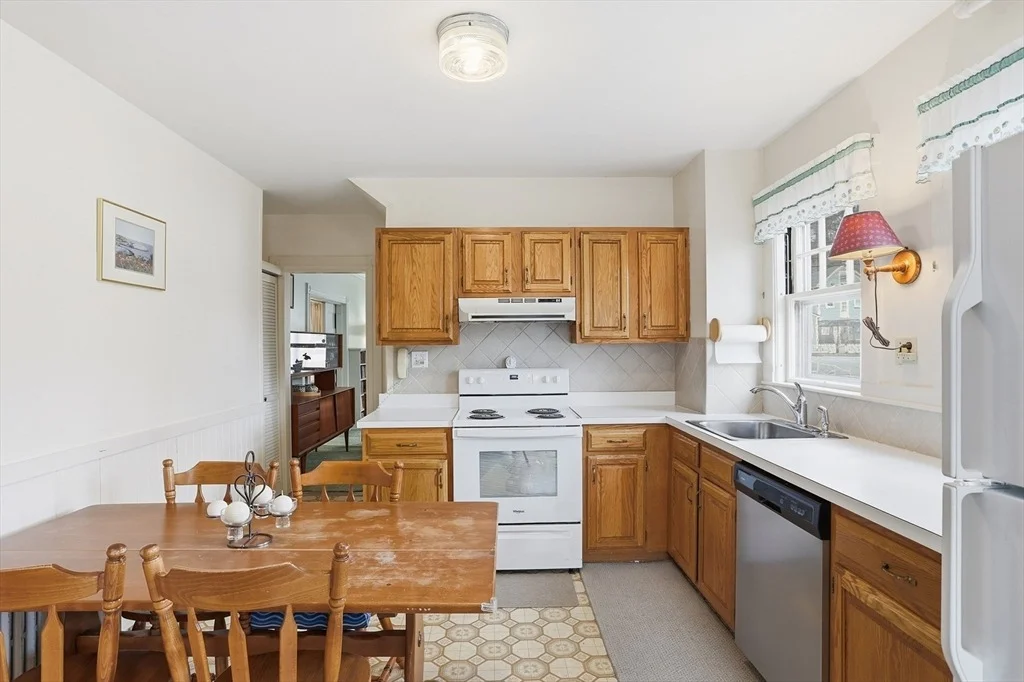Photo of 242 Lexington Rd