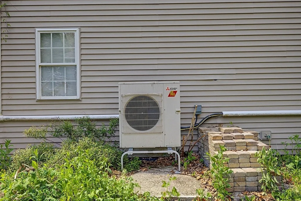Photo of 195 Westhampton Rd