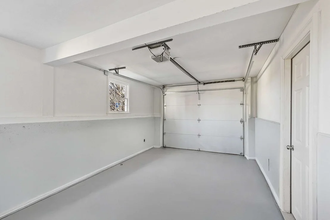 Photo of 30 Mohawk Dr
