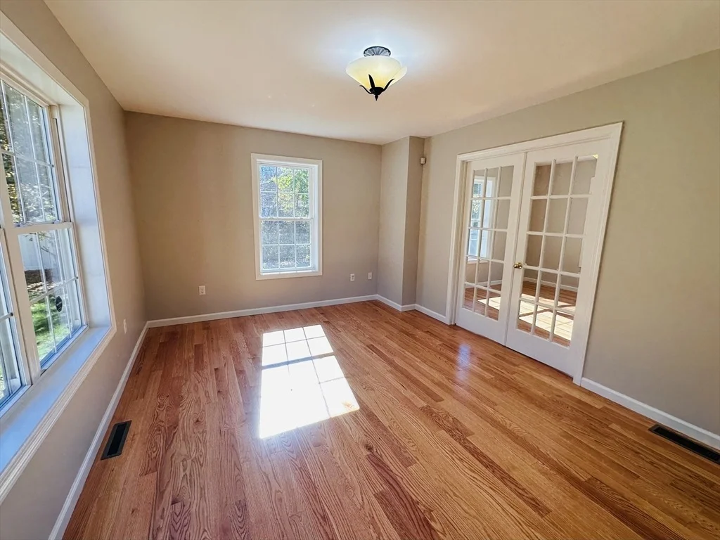 Photo of 16 Rita Ln