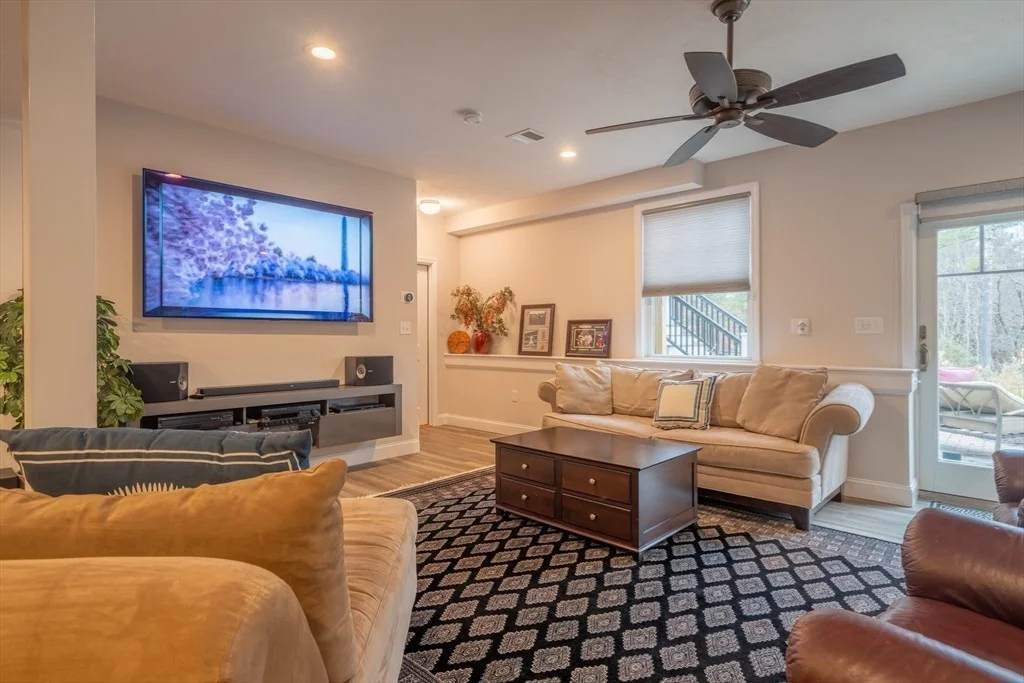Photo of 237 Woodland Way