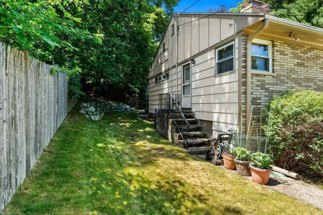 Photo of 205 Gardner Rd