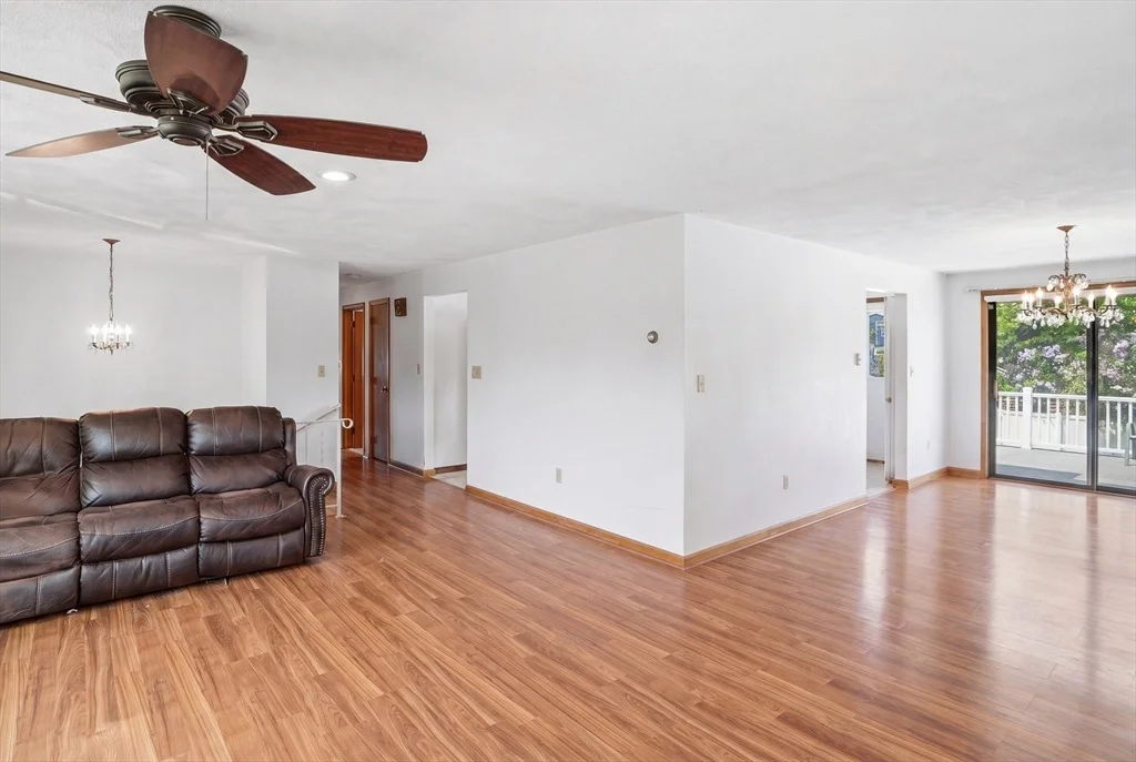 Photo of 10 Barnes Ave