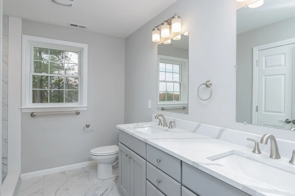 Photo of 15 Oriole Dr