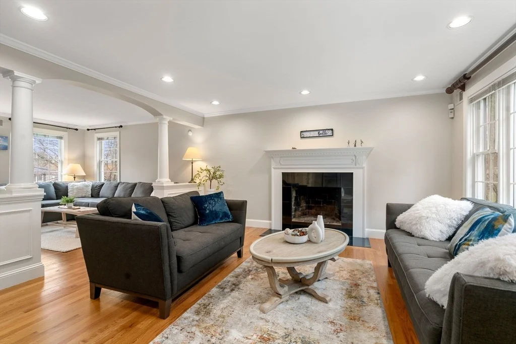 Photo of 1323 High Street-Culdesac