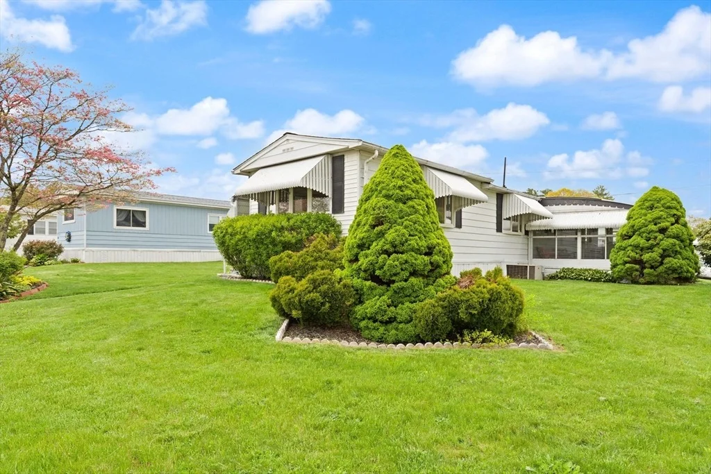 Photo of 48 Easy Street