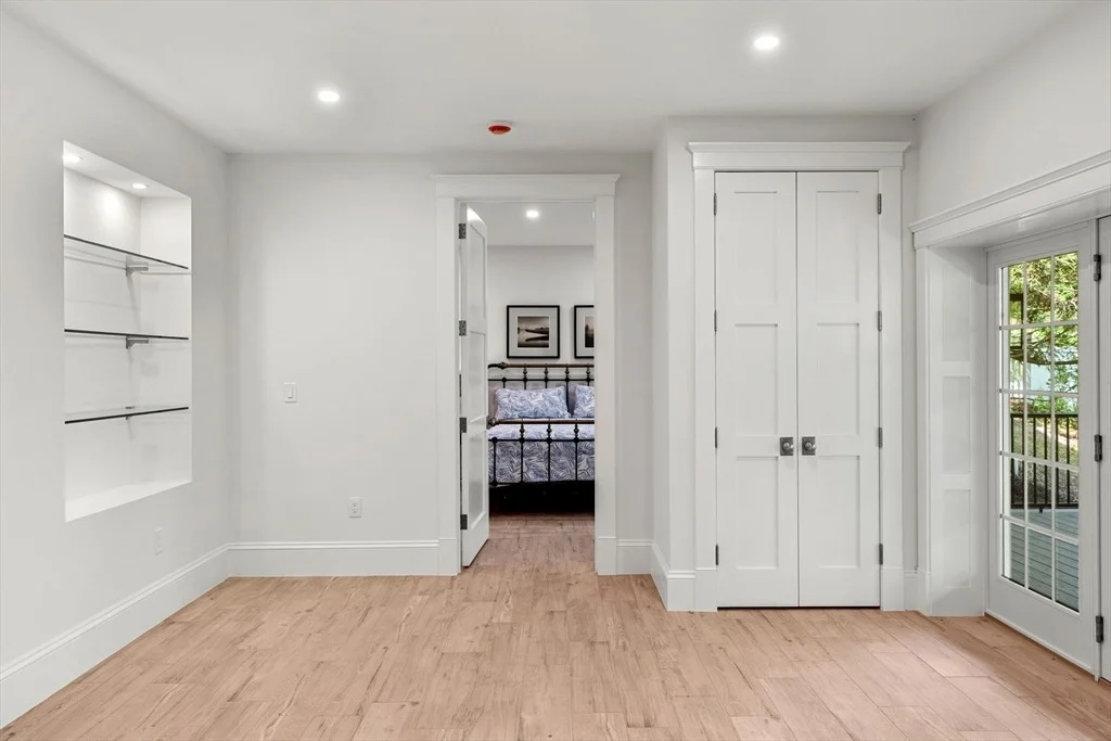 Photo of 10 Yankee Way