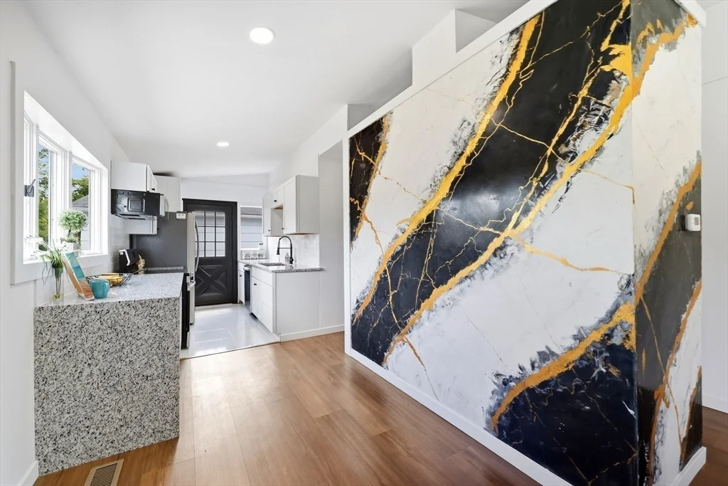 Photo of 37 Sun Valley Rd
