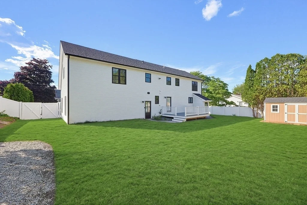 Photo of 8 Vassar Dr