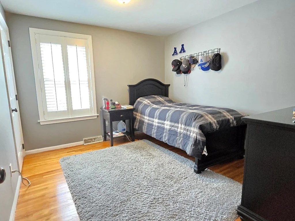Photo of 33 Wayside Ln