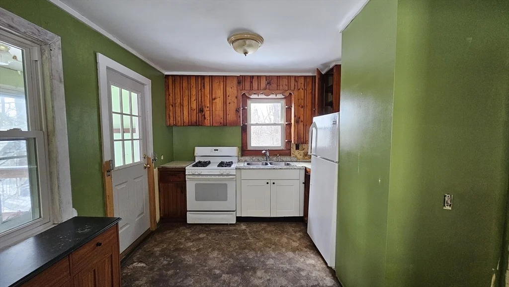 Photo of 749 Old North Road