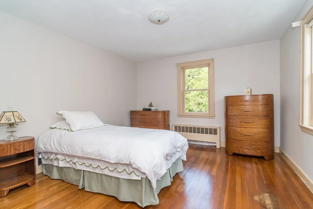 Photo of 431 Clapboardtree Street
