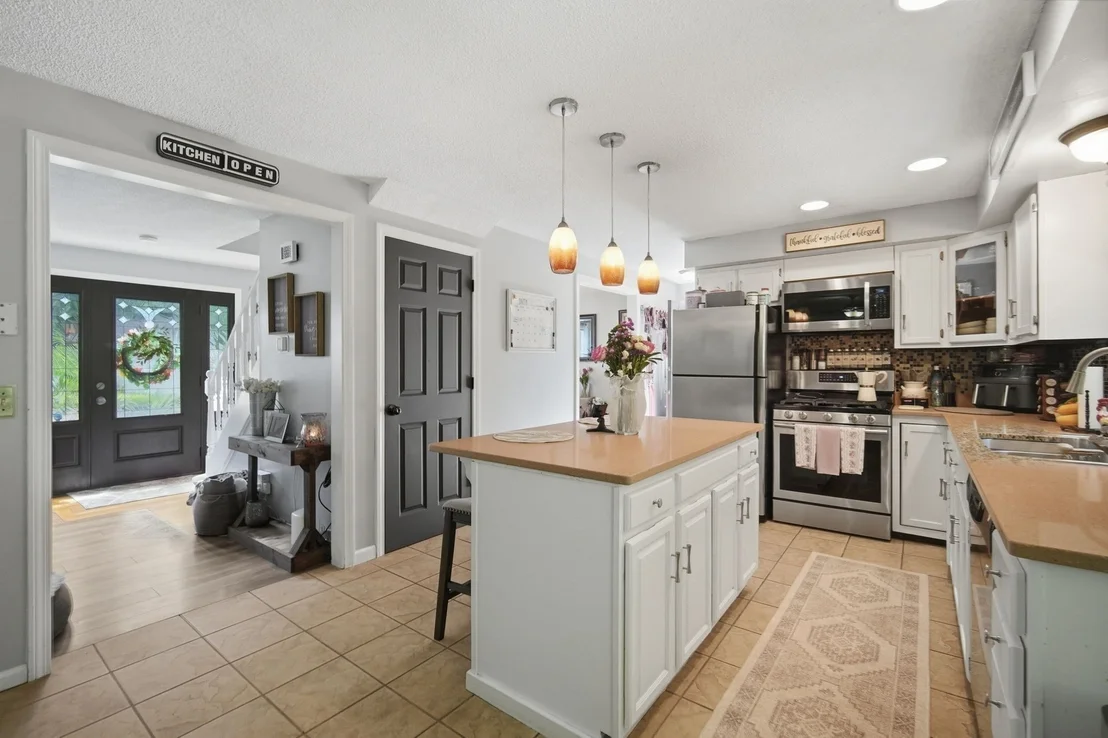 Photo of 19 Stephanie Cir