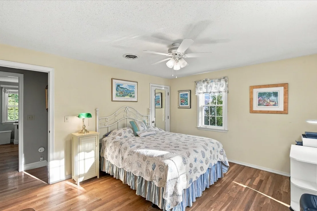 Photo of 402 Prince Hinckley Rd