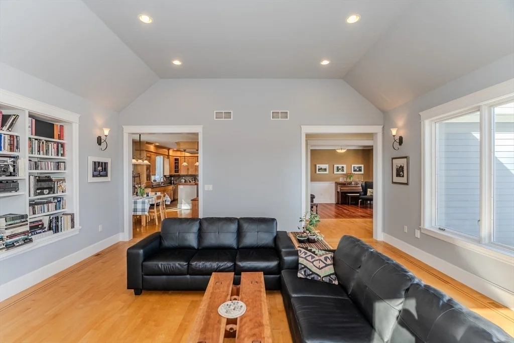 Photo of 355 Strong St