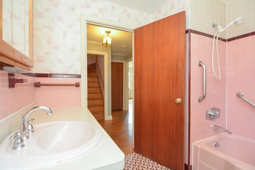 Photo of 41 Russell Rd