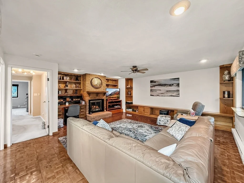 Photo of Unit 302 at 9 Broadway