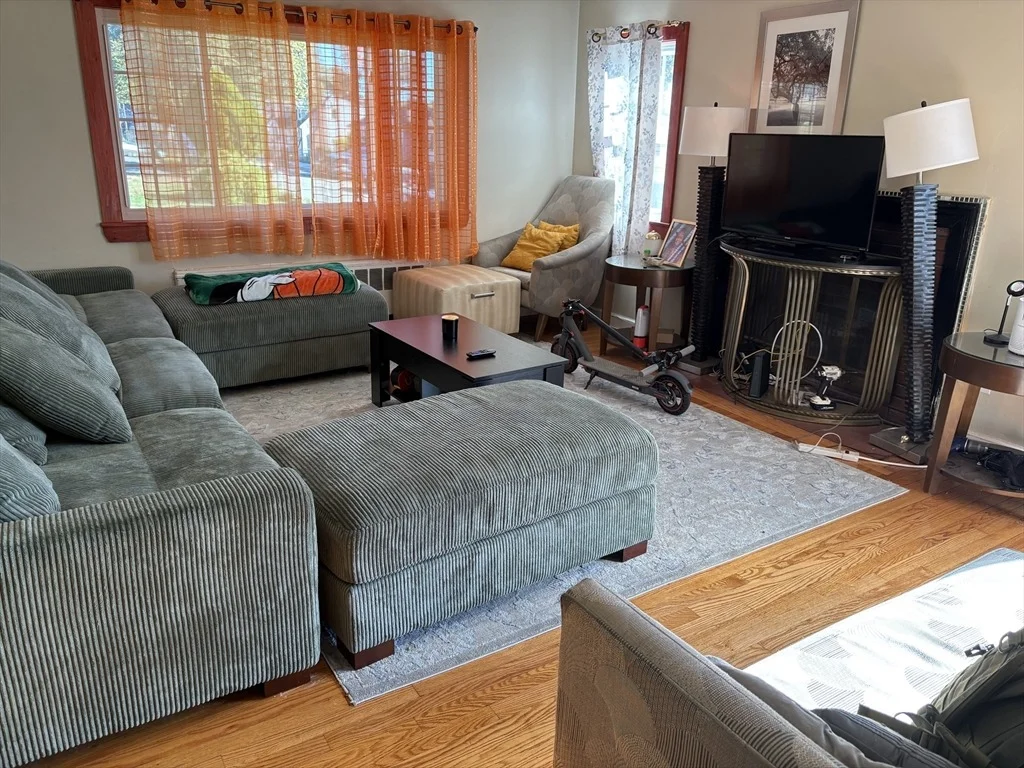 Photo of 265 Hebron Street