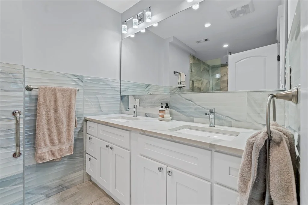 Photo of 604 Dover Rd