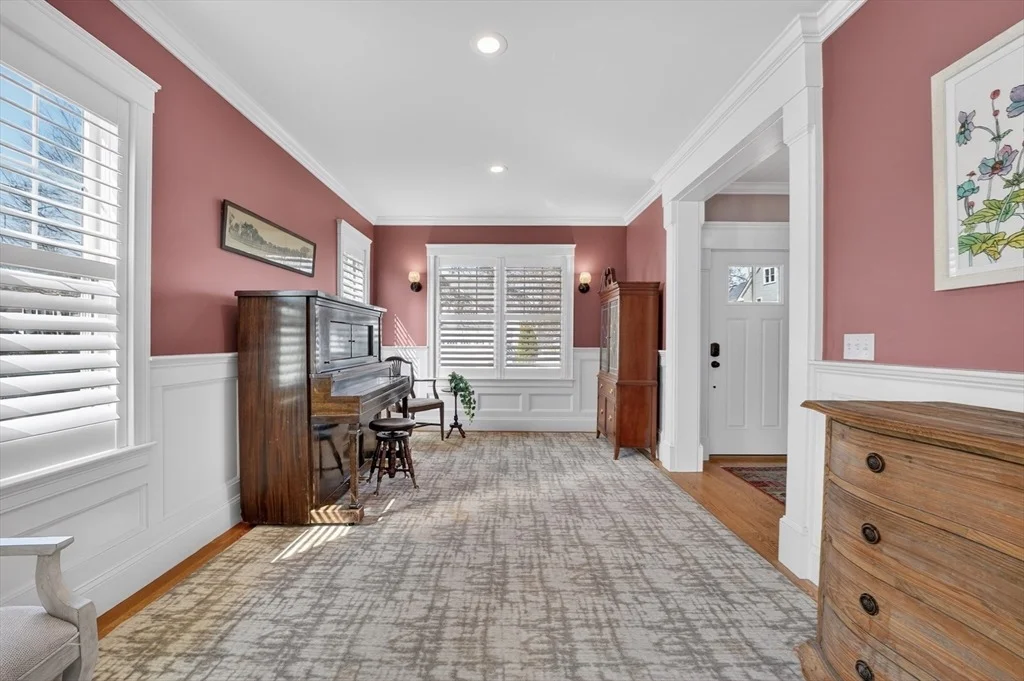 Photo of 176 Melrose Avenue