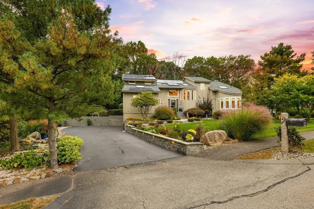 Photo of 43 Ledgebrook Avenue