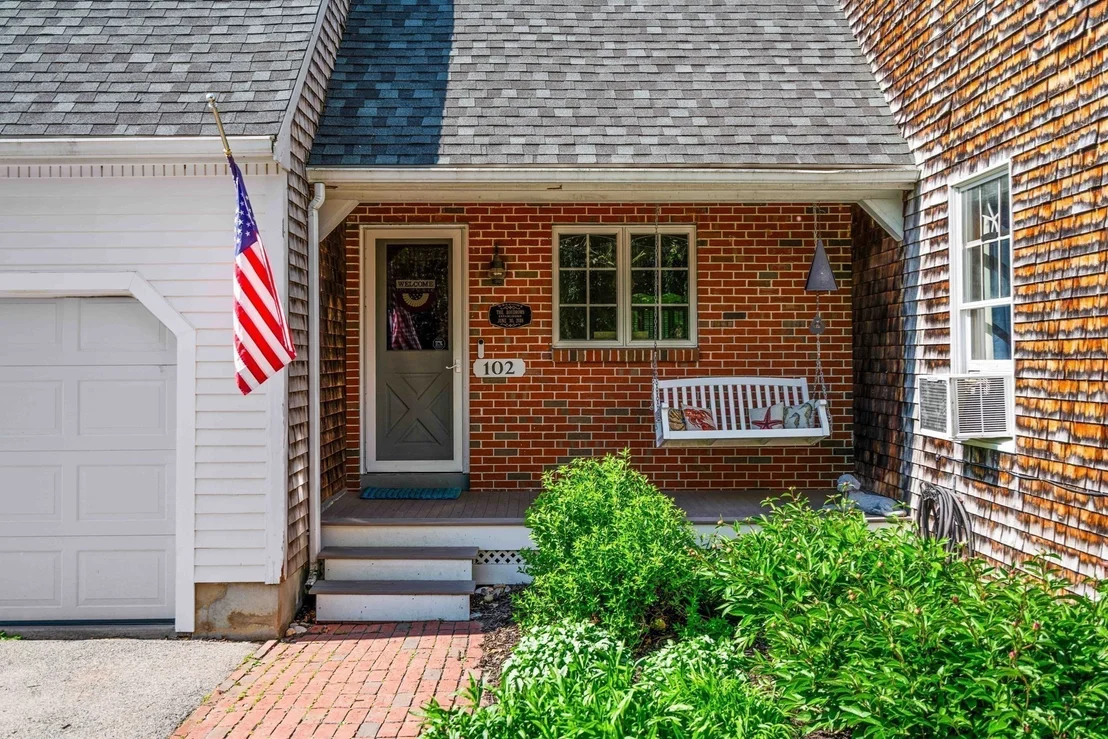 Photo of 102 Elm St
