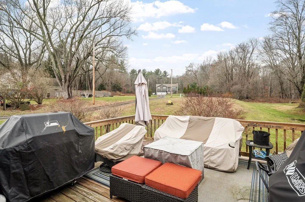 Photo of 1261 Putnam Pike