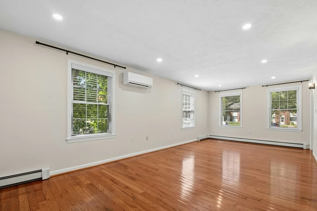 Photo of 37 Mark Dr