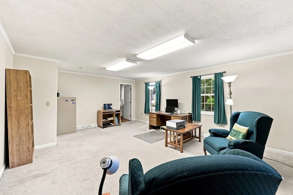 Photo of 76 Mohawk Dr