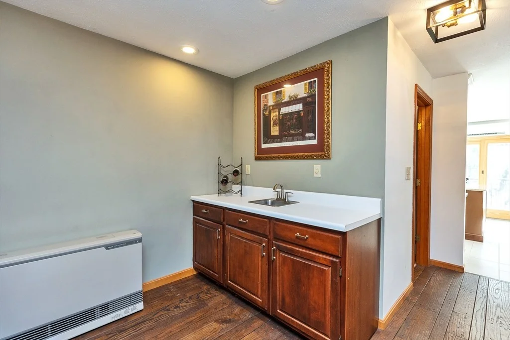Photo of 44 Lakeview Drive